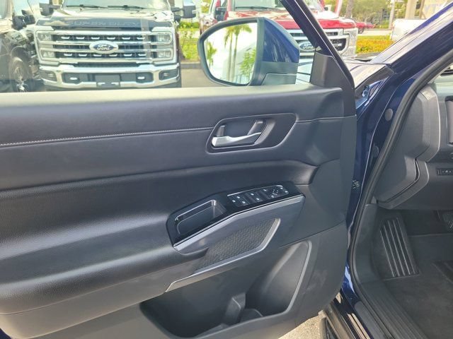 Certified 2024 Nissan Pathfinder SL w/ SL Premium Package FWD image 21