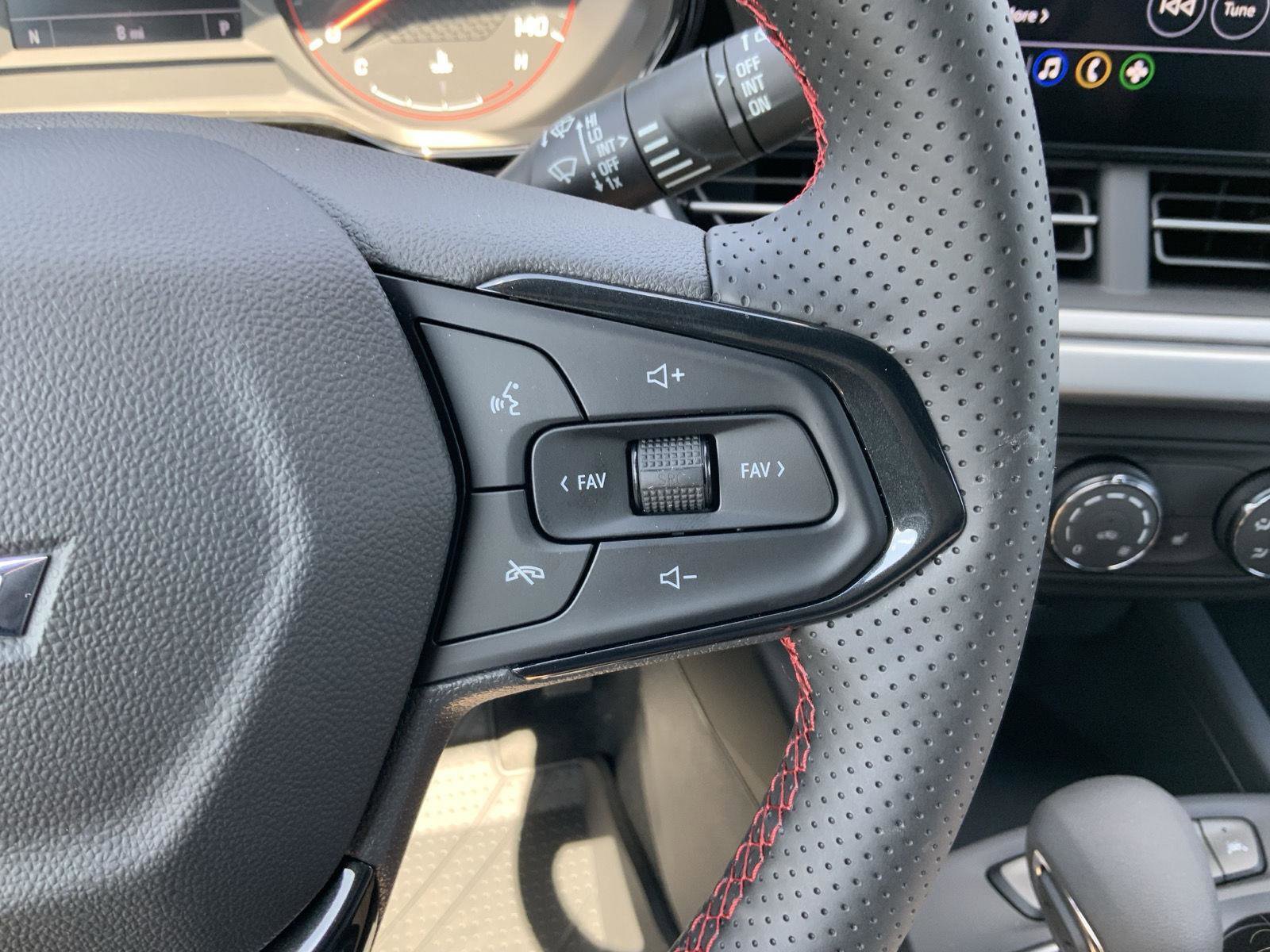 New 2026 Chevrolet Trax RS w/ Driver Confidence Package FWD image 27