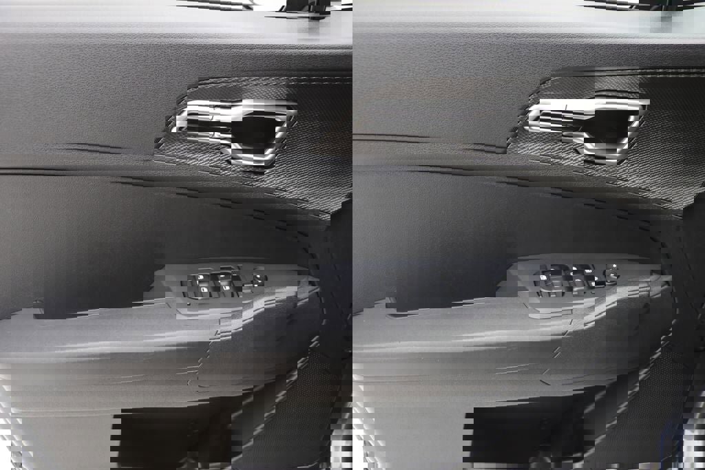 Used 2023 Kia Sportage LX image 14