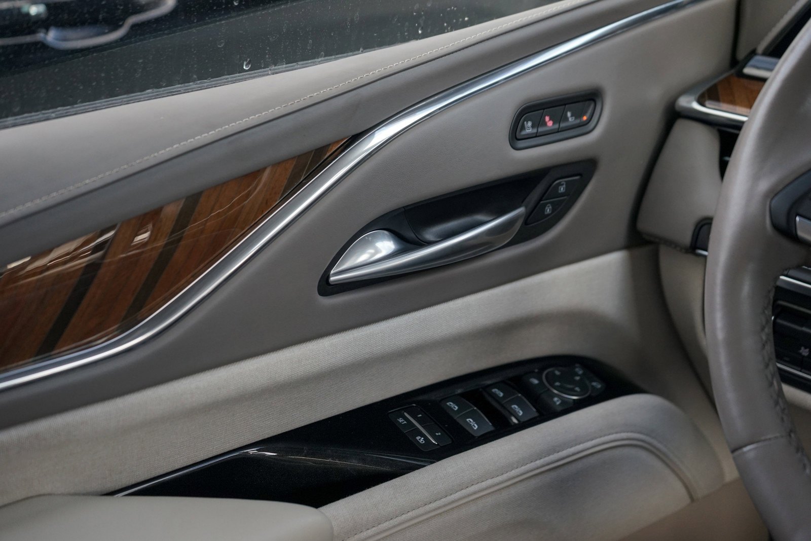 Used 2024 Cadillac Escalade ESV Sport Platinum image 26