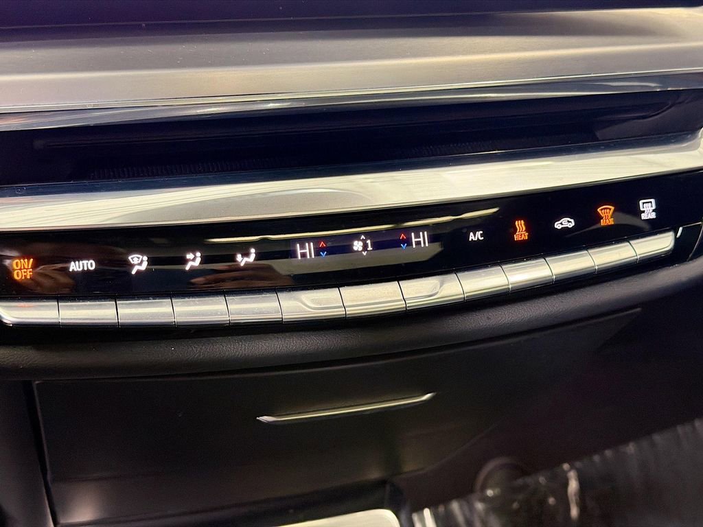 Used 2024 Cadillac Lyriq Luxury image 15