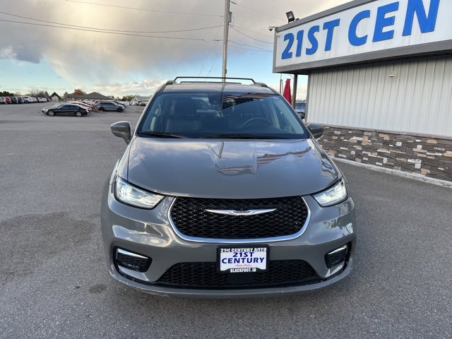 Used 2022 Chrysler Pacifica Touring-L image 5