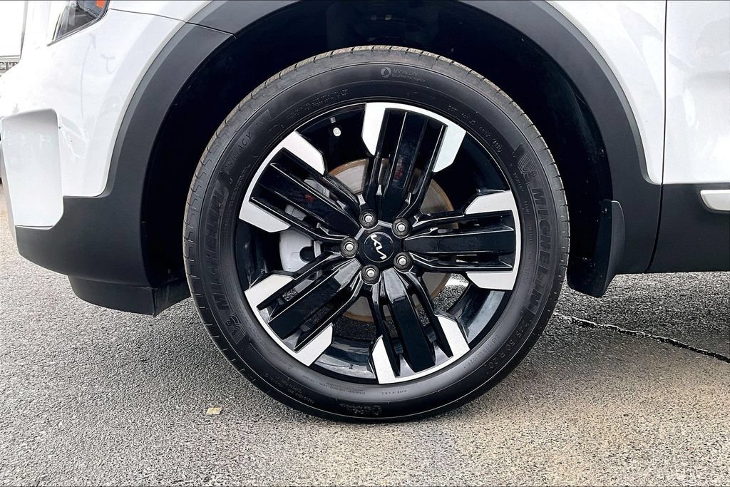 Used 2025 Kia Telluride SX w/ SX Captain's Chair Package AWD/4WD image 36