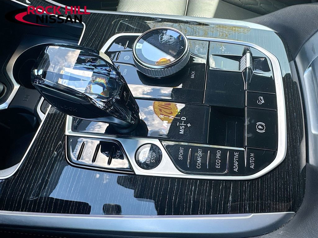 Used 2021 BMW X7 M50i w/ Dynamic Handling Package image 24