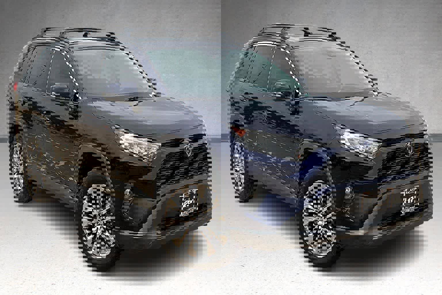 Used 2020 Toyota RAV4 XLE Premium image 21