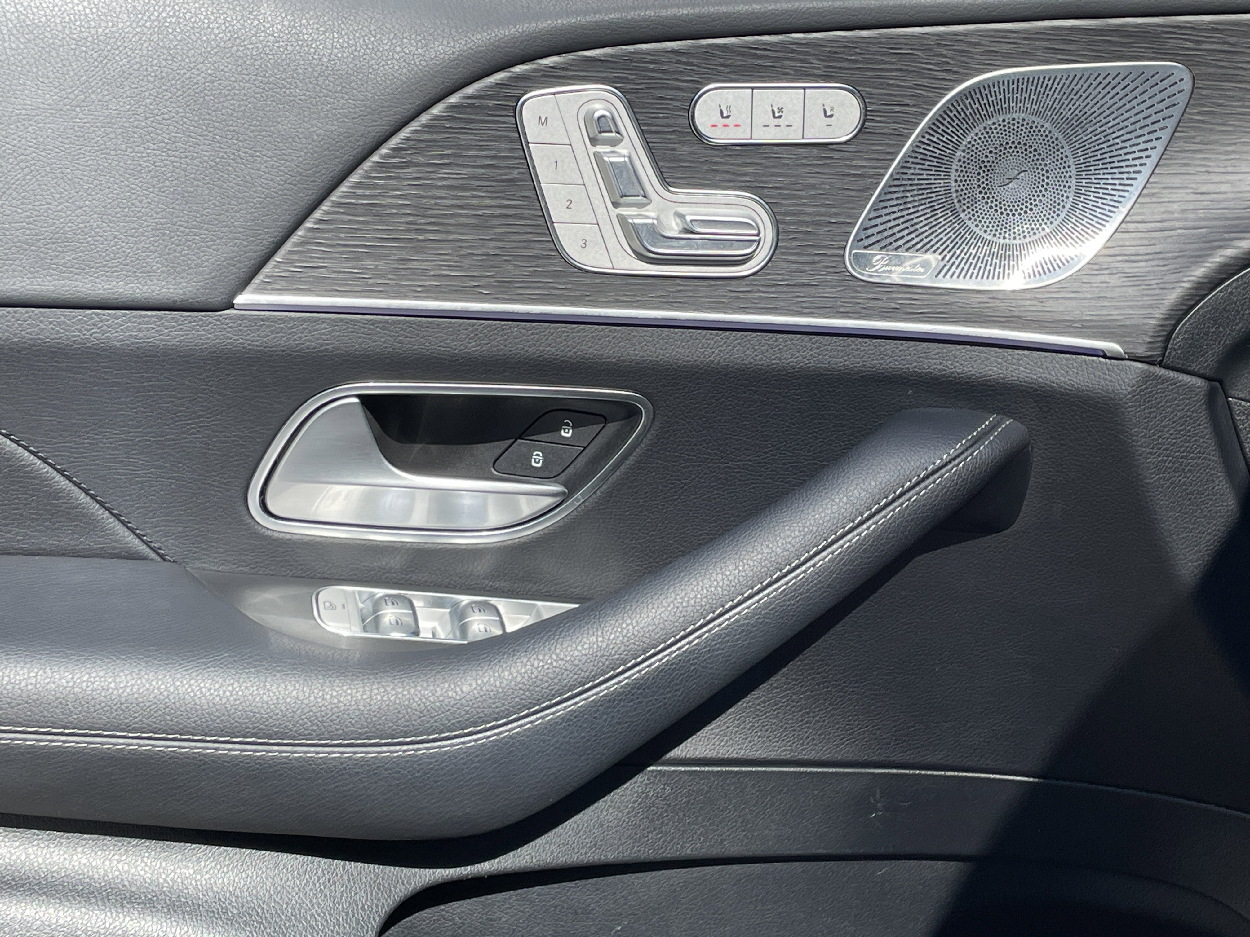 Certified 2025 Mercedes-Benz GLE 350 4MATIC w/ AMG Line Exterior image 18