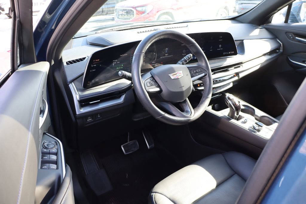 Used 2024 Cadillac XT4 Sport image 13