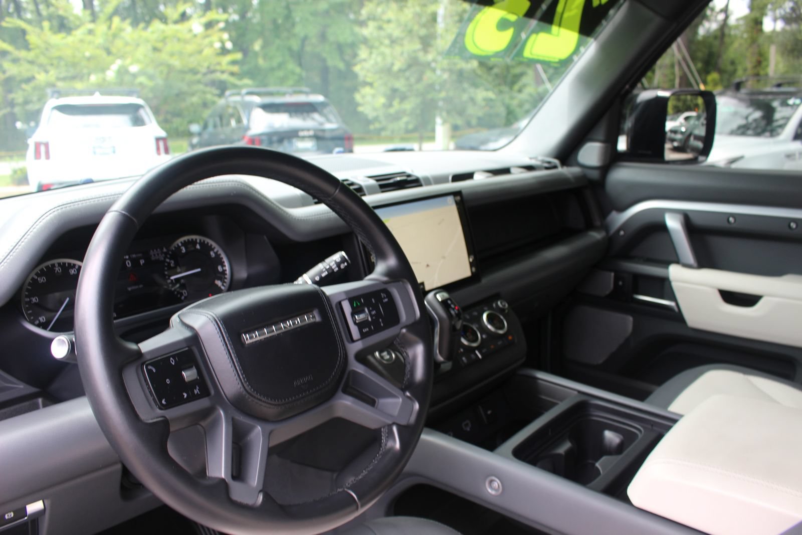 Used 2023 Land Rover Defender 130 X-Dynamic SE AWD/4WD image 20