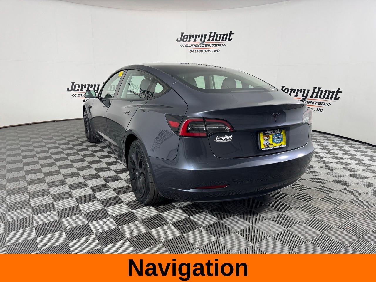 Used 2023 Tesla Model 3 Standard Range image 8