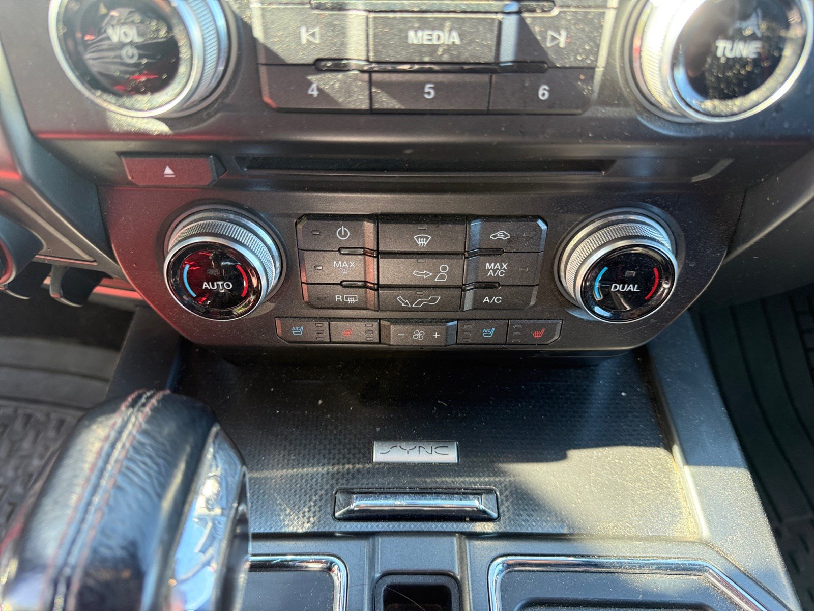Used 2016 Ford F150 Lariat AWD/4WD image 12