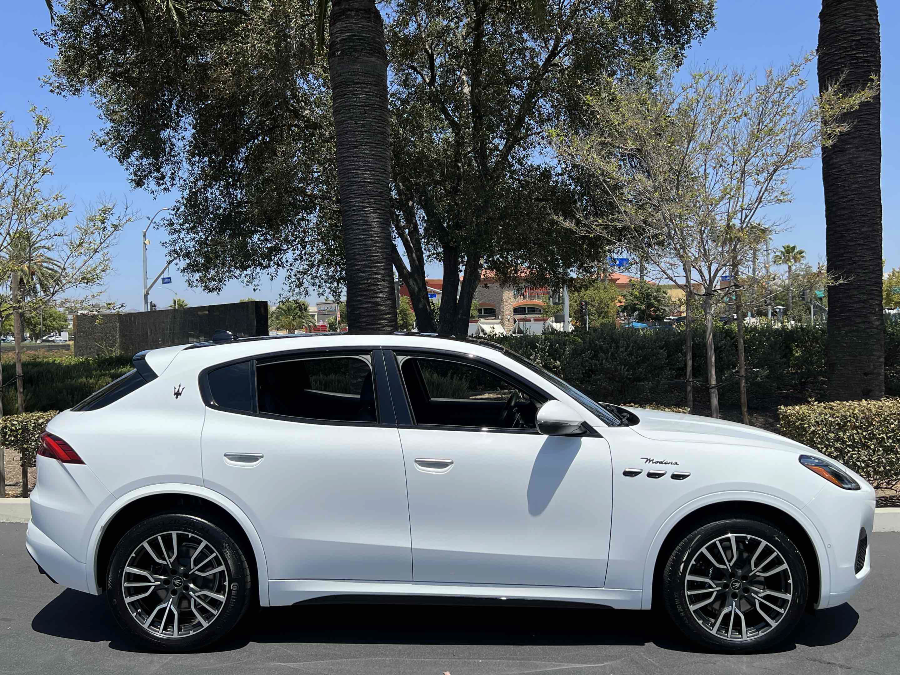 Used 2023 Maserati Grecale Modena AWD/4WD image 16