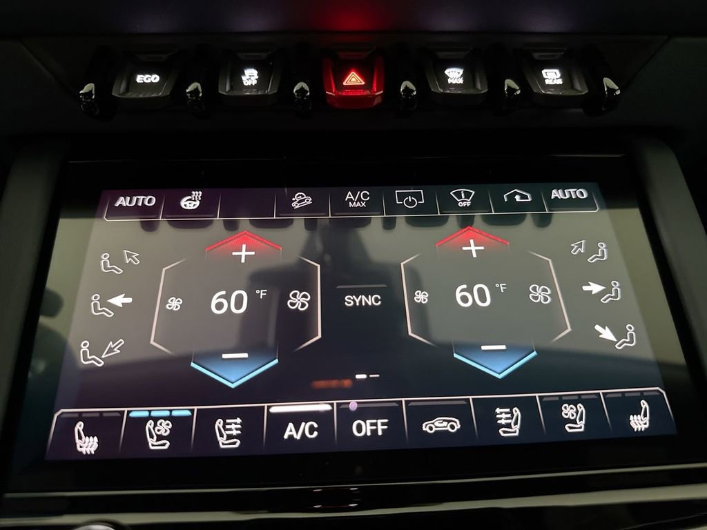 Used 2025 Lamborghini Urus SE AWD/4WD image 44