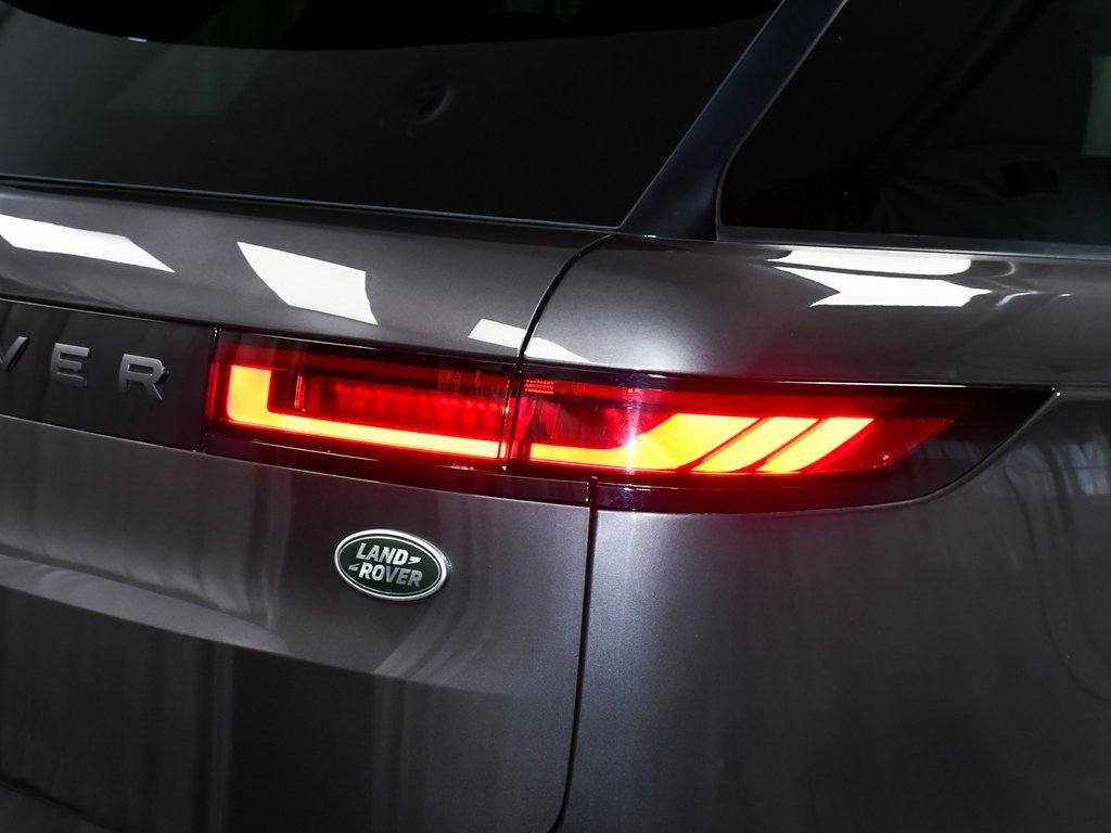 Used 2023 Land Rover Range Rover Sport SE Dynamic image 90