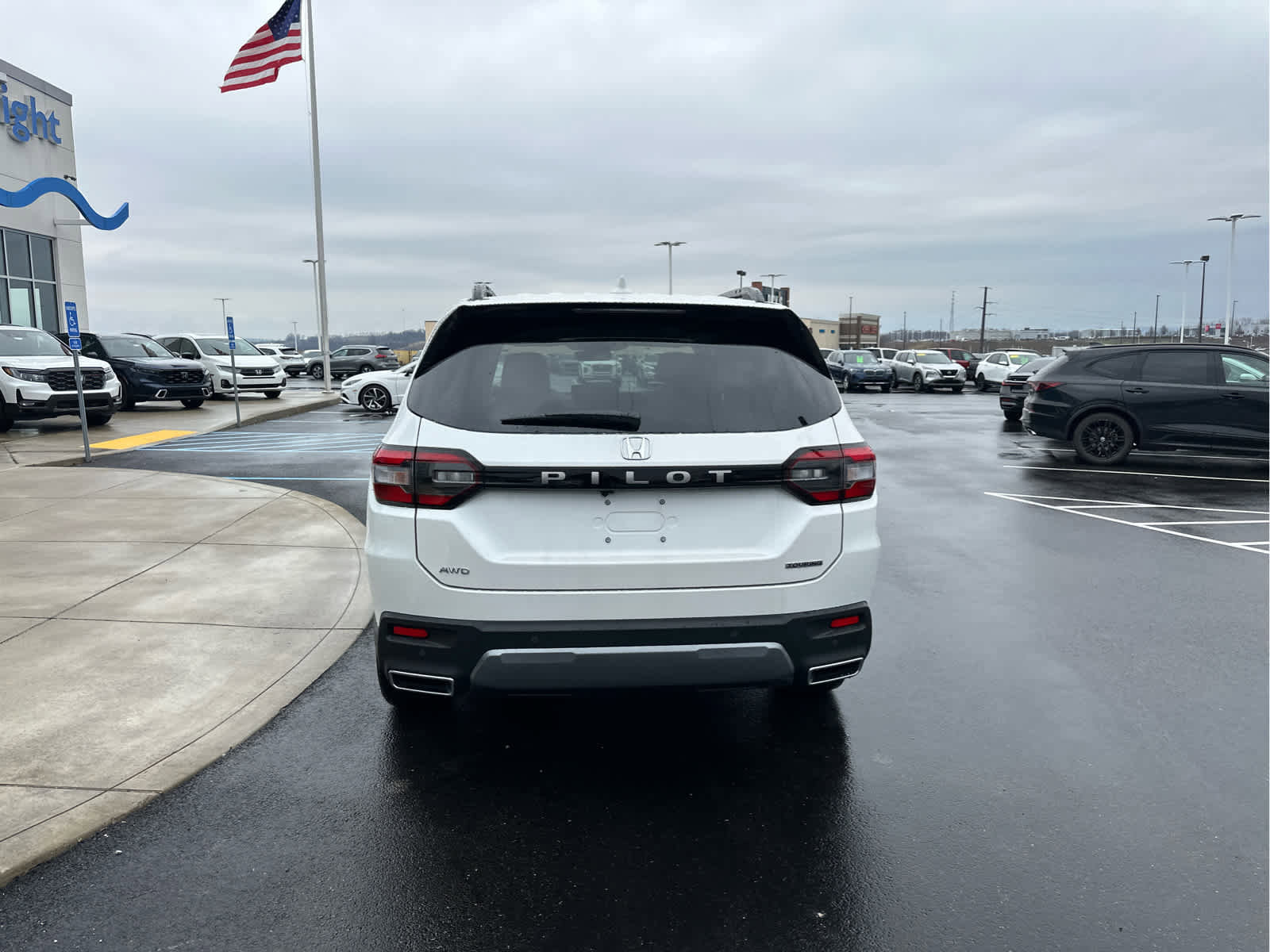 New 2026 Honda Pilot Touring image 7