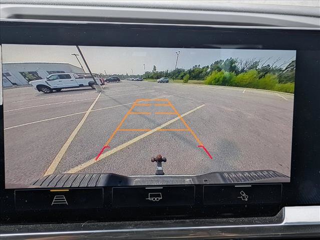 Used 2024 Chevrolet Silverado 2500 LT w/ Convenience Package image 9