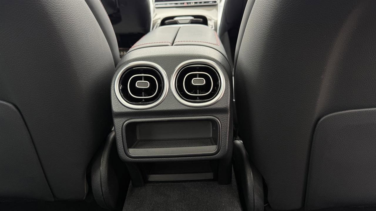 Used 2024 Mercedes-Benz C 36 AMG S image 28