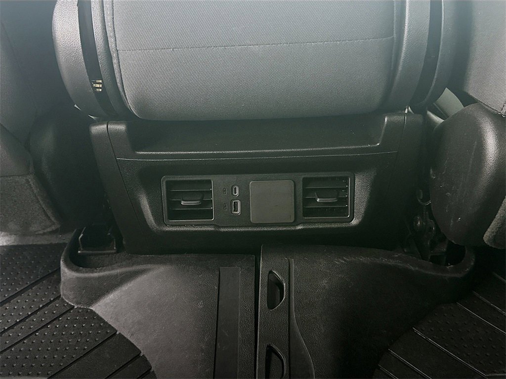 Used 2024 Chevrolet Silverado 2500 Custom w/ Custom Value Package image 21