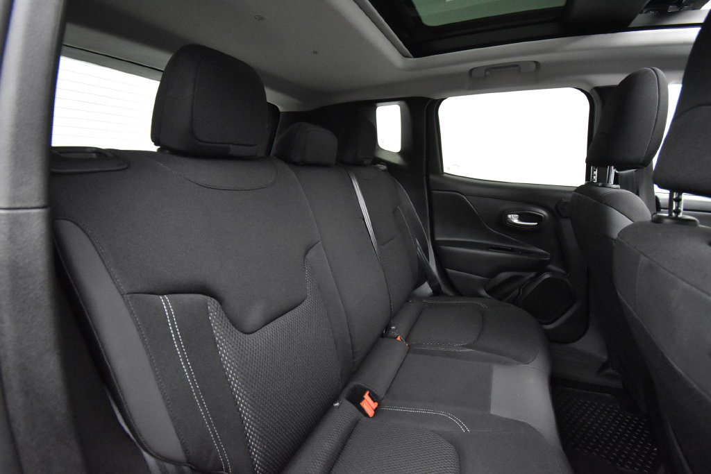 Used 2023 Jeep Renegade Altitude w/ Sun/Sound Group AWD/4WD image 21