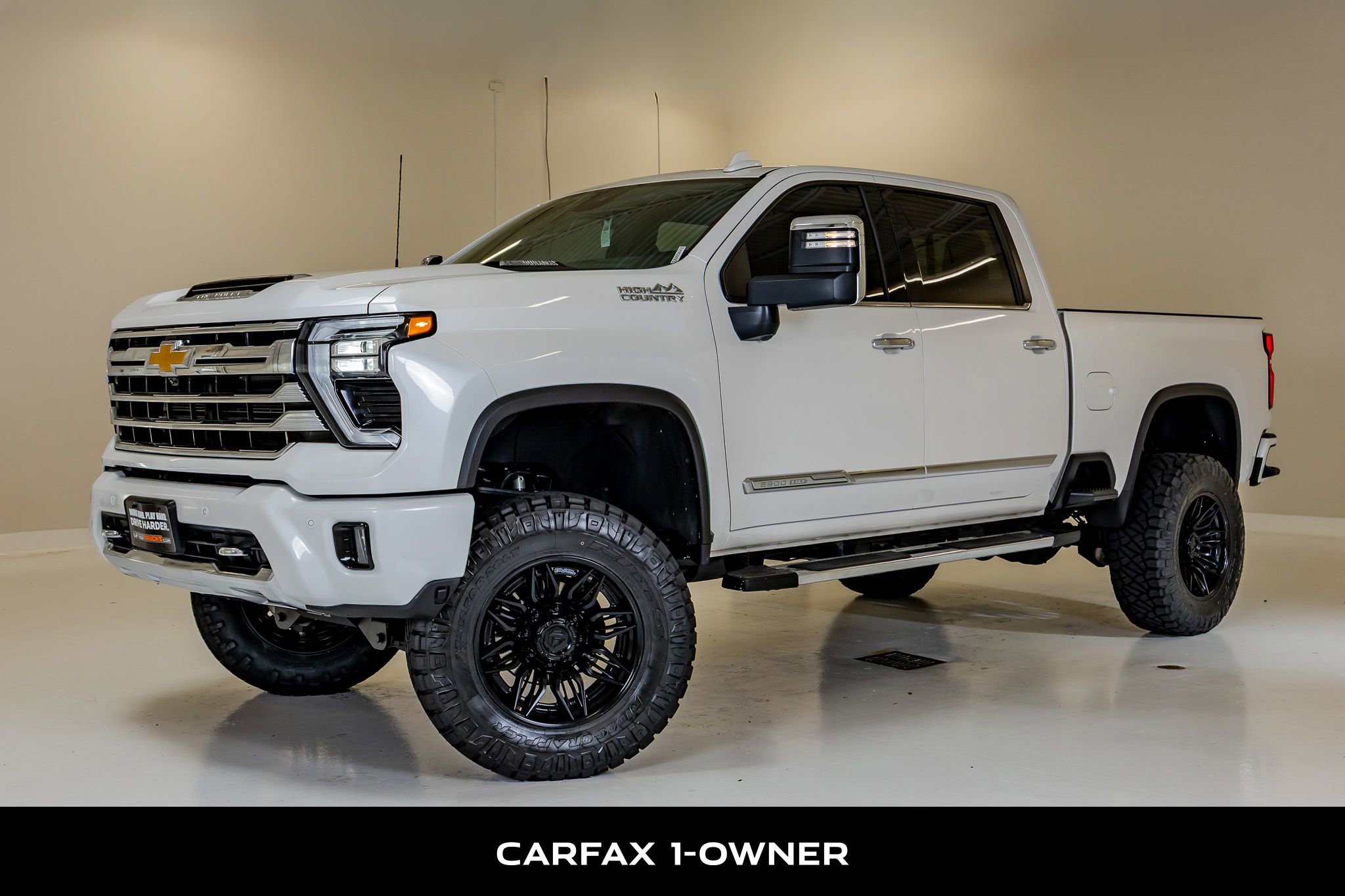 Used 2025 Chevrolet Silverado 2500 High Country w/ High Country Premium Package AWD/4WD image 5