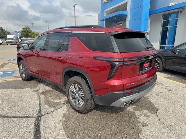 Certified 2025 Chevrolet Traverse LT w/ Driver Confidence Package FWD image 4