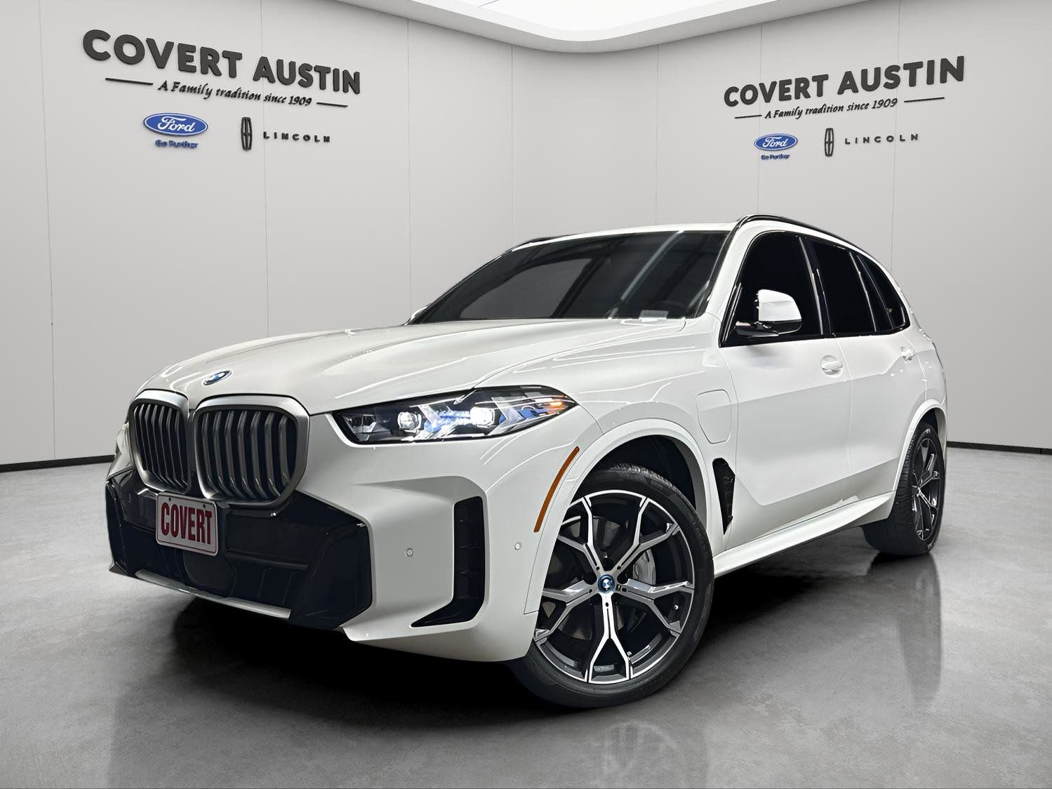 Used 2024 BMW X5 xDrive50e w/ M Sport Package image 1