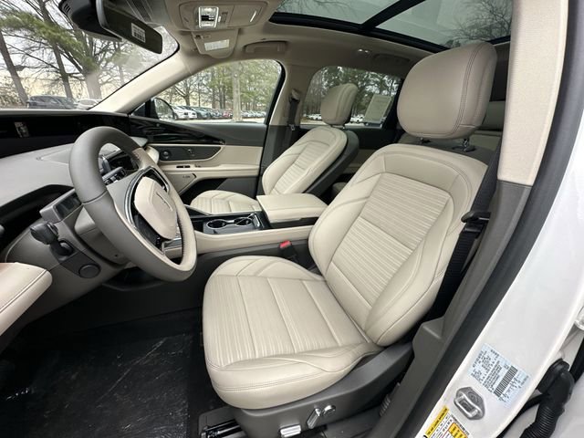 Used 2025 Lincoln Nautilus Reserve AWD/4WD image 11
