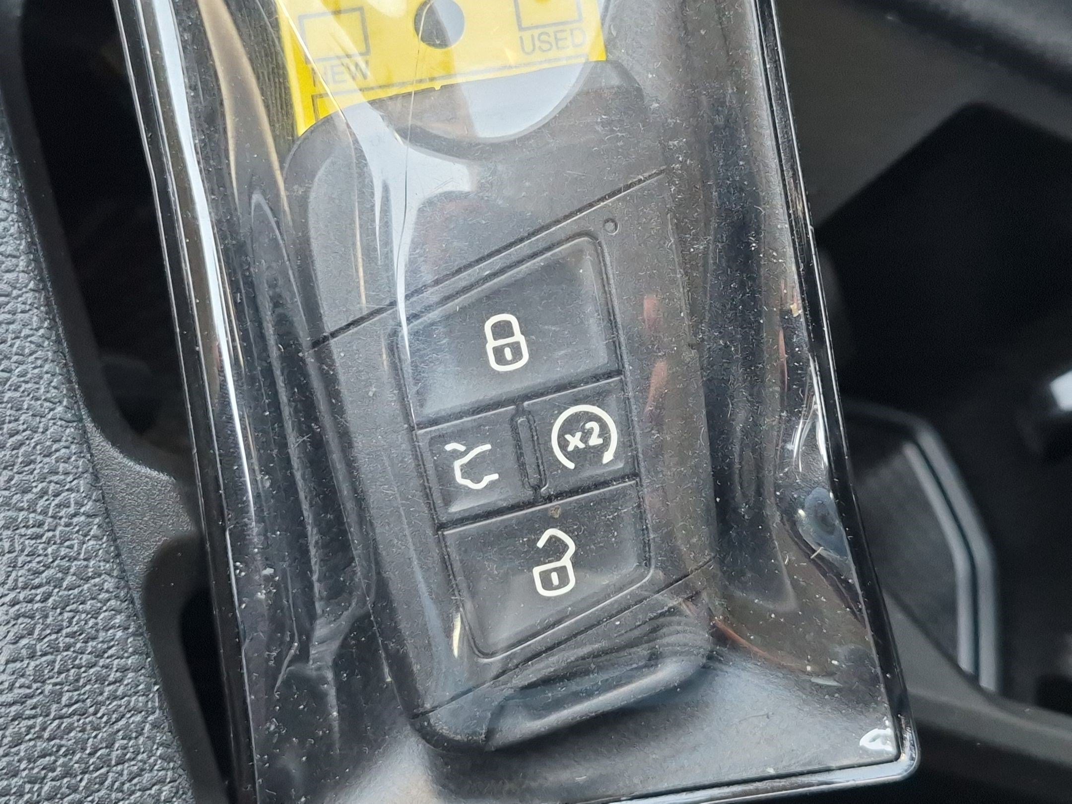Used 2022 Volkswagen Tiguan SE AWD/4WD image 34