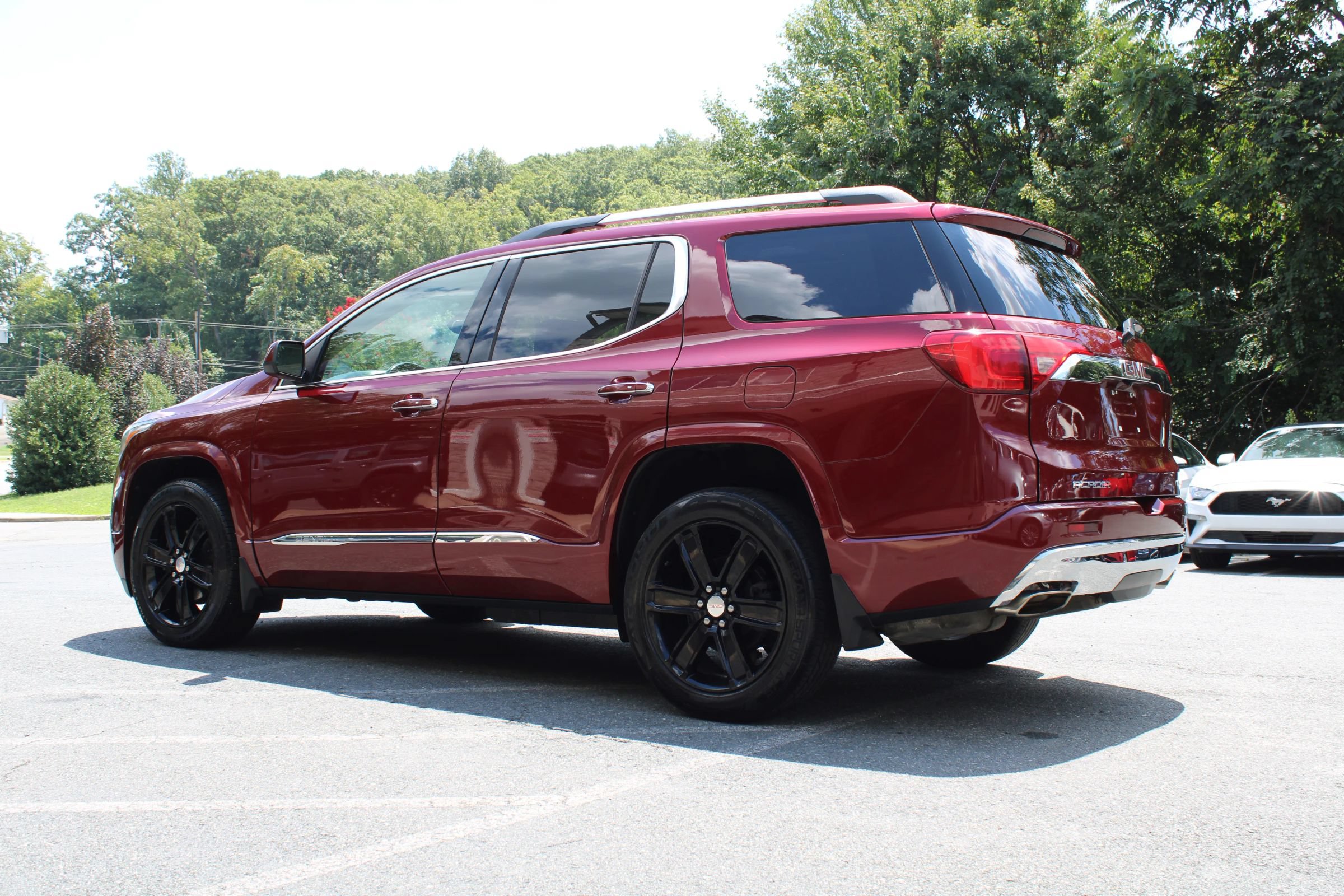 Used 2018 GMC Acadia Denali w/ LPO, Protection Package AWD/4WD image 5