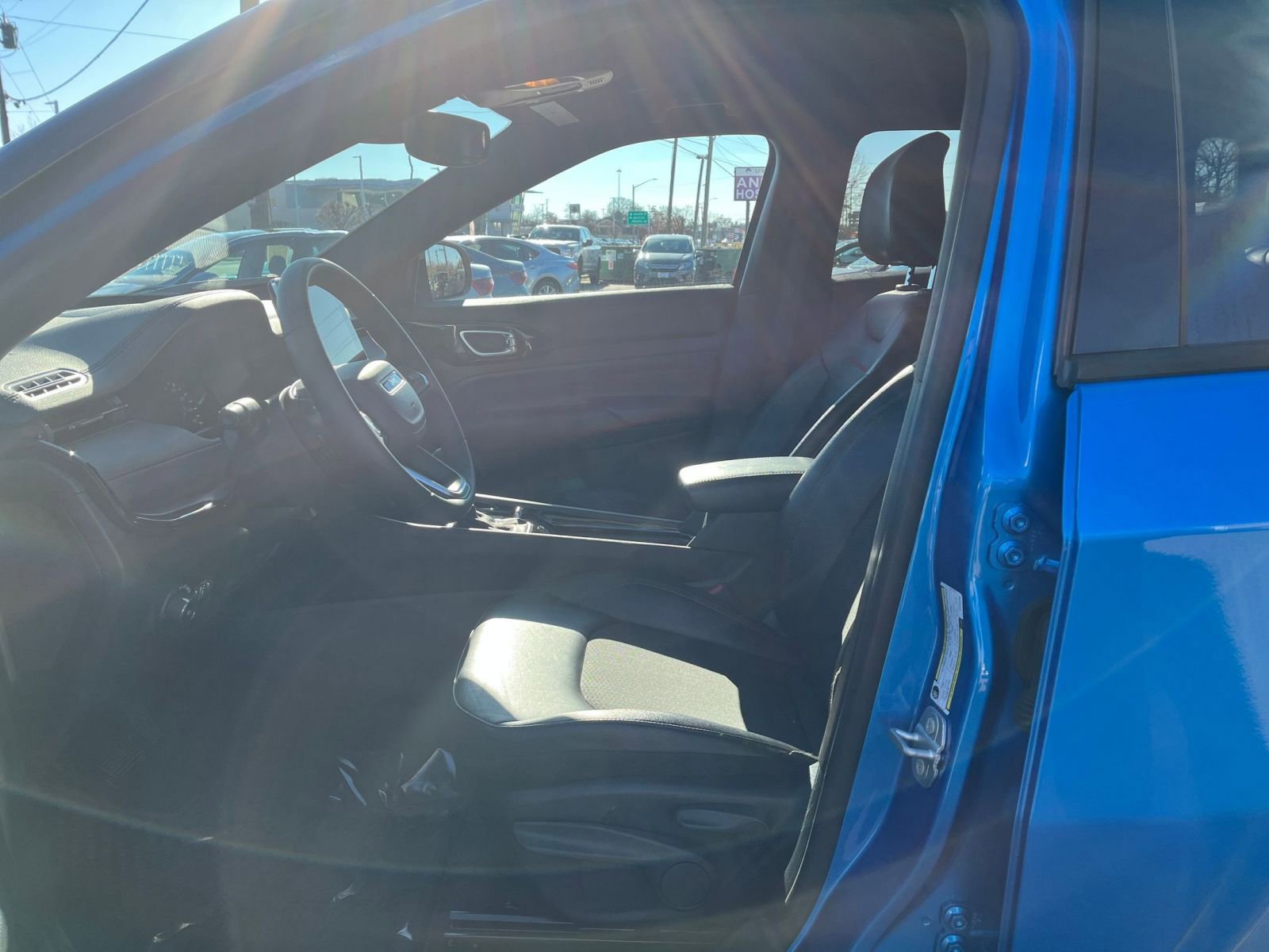 Used 2025 Jeep Compass Trailhawk image 25