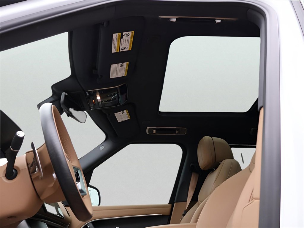 New 2025 Land Rover Range Rover SE image 36