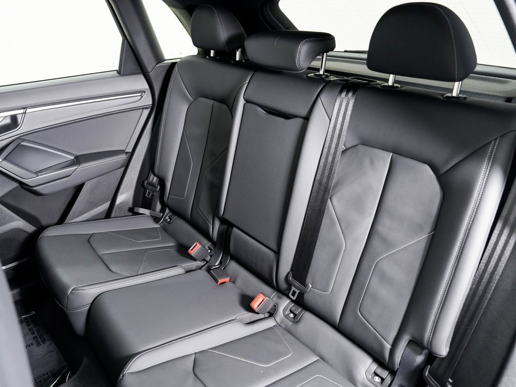 Used 2024 Audi Q3 2.0T Premium w/ Convenience Package image 23