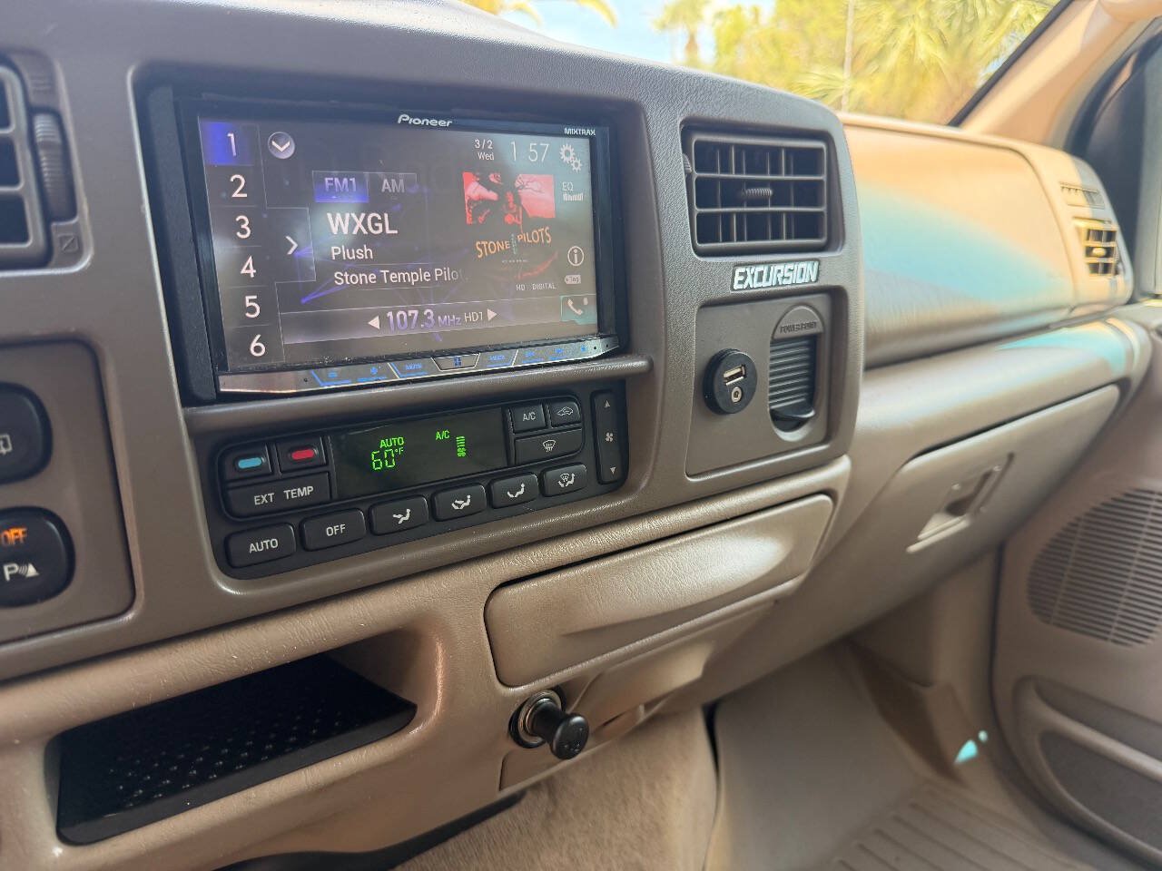 Used 2004 Ford Excursion Limited AWD/4WD image 7