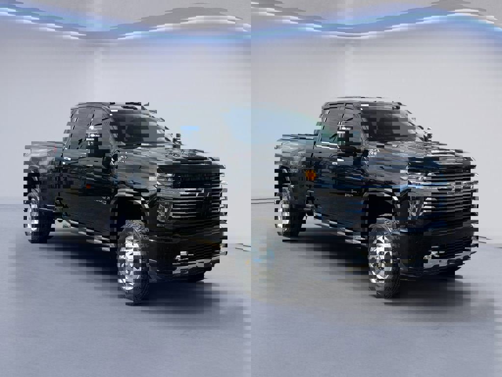 Used 2023 Chevrolet Silverado 3500 High Country w/ Snow Plow Prep/Camper Package image 7