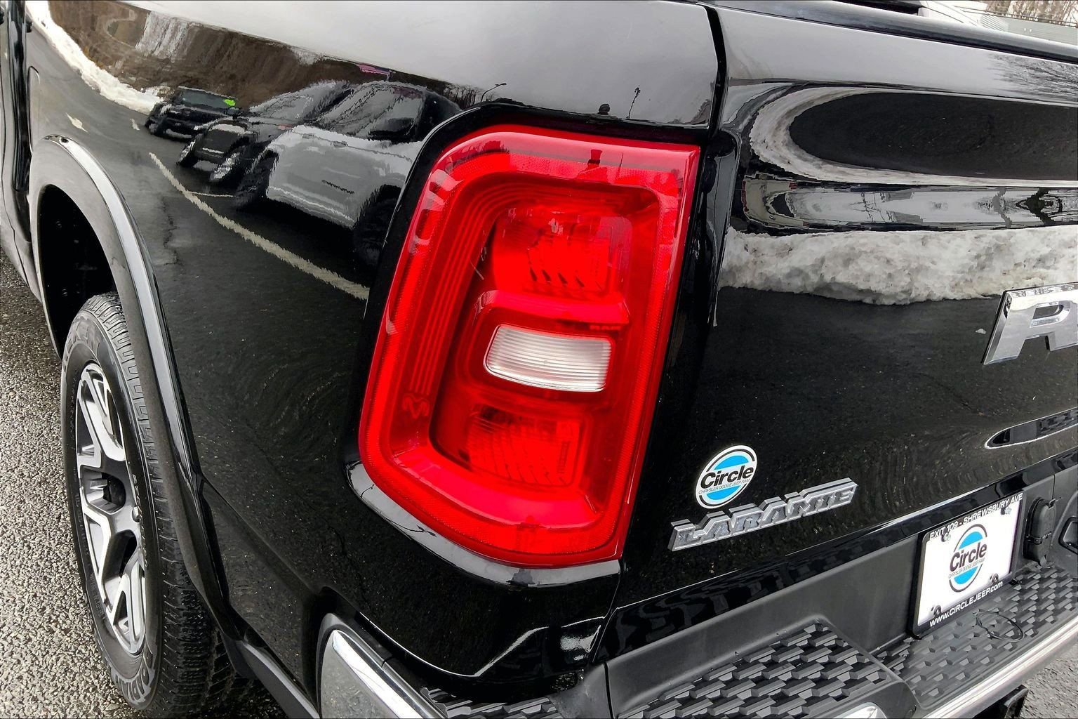 Used 2025 RAM 1500 Laramie AWD/4WD image 26