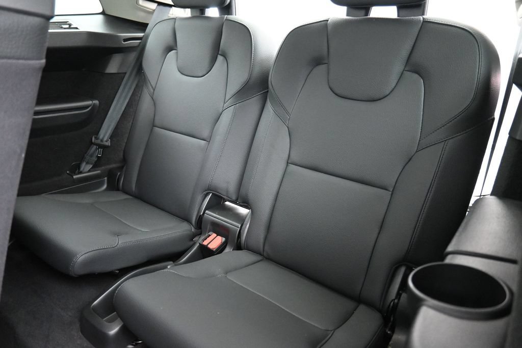 Used 2024 Volvo XC90 B6 Plus AWD/4WD image 16