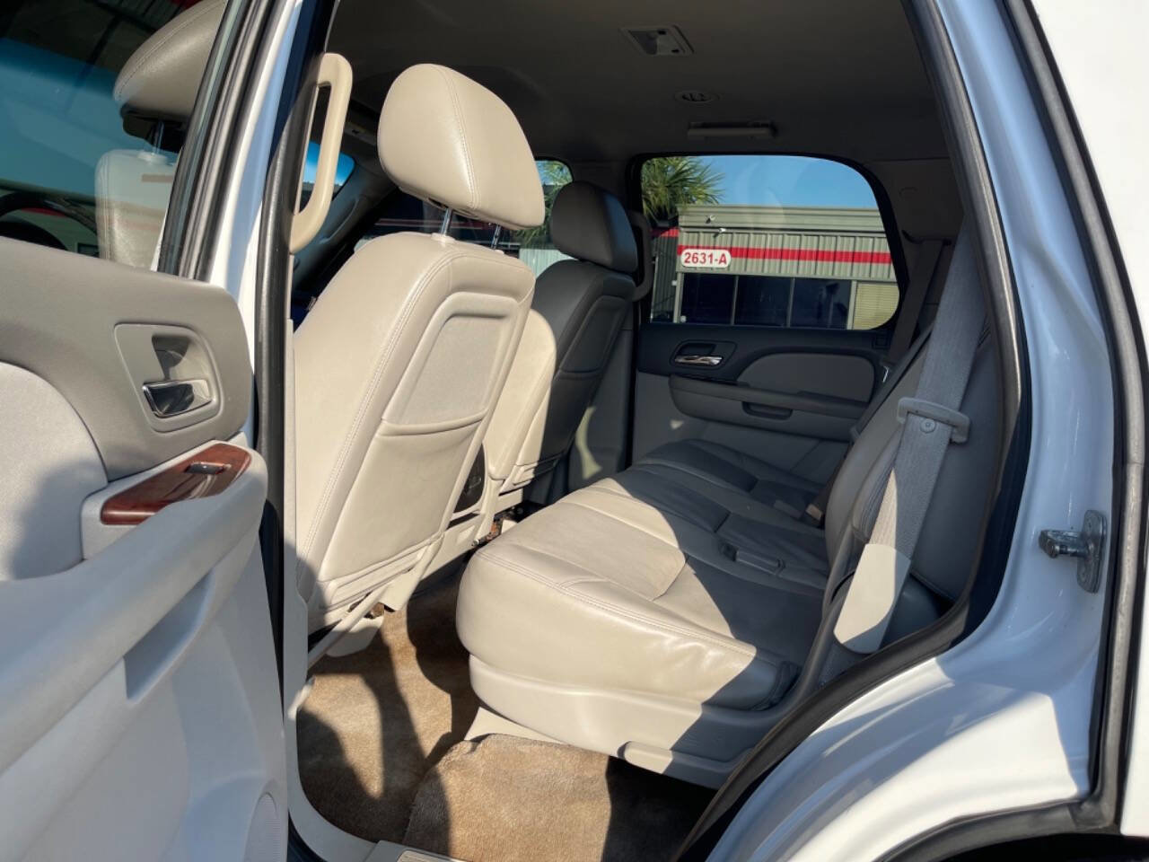 Used 2011 Chevrolet Tahoe LTZ RWD image 15