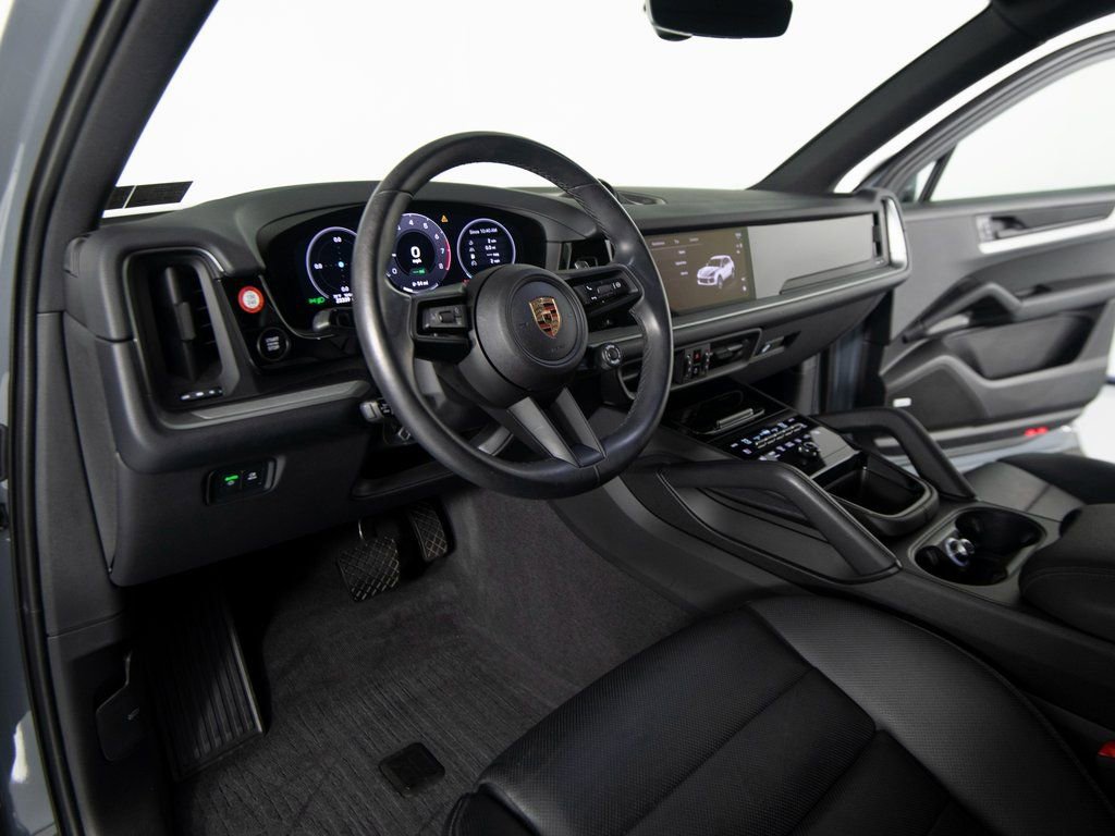 Certified 2024 Porsche Cayenne image 4