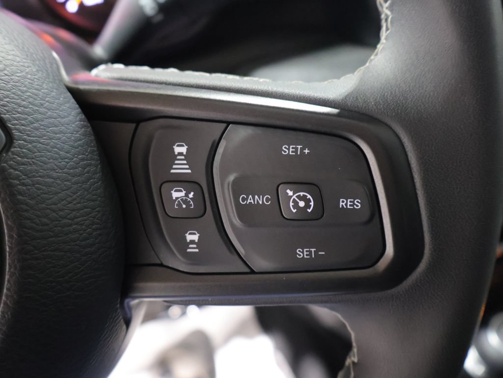 Used 2025 Jeep Wrangler Unlimited Sport AWD/4WD image 32