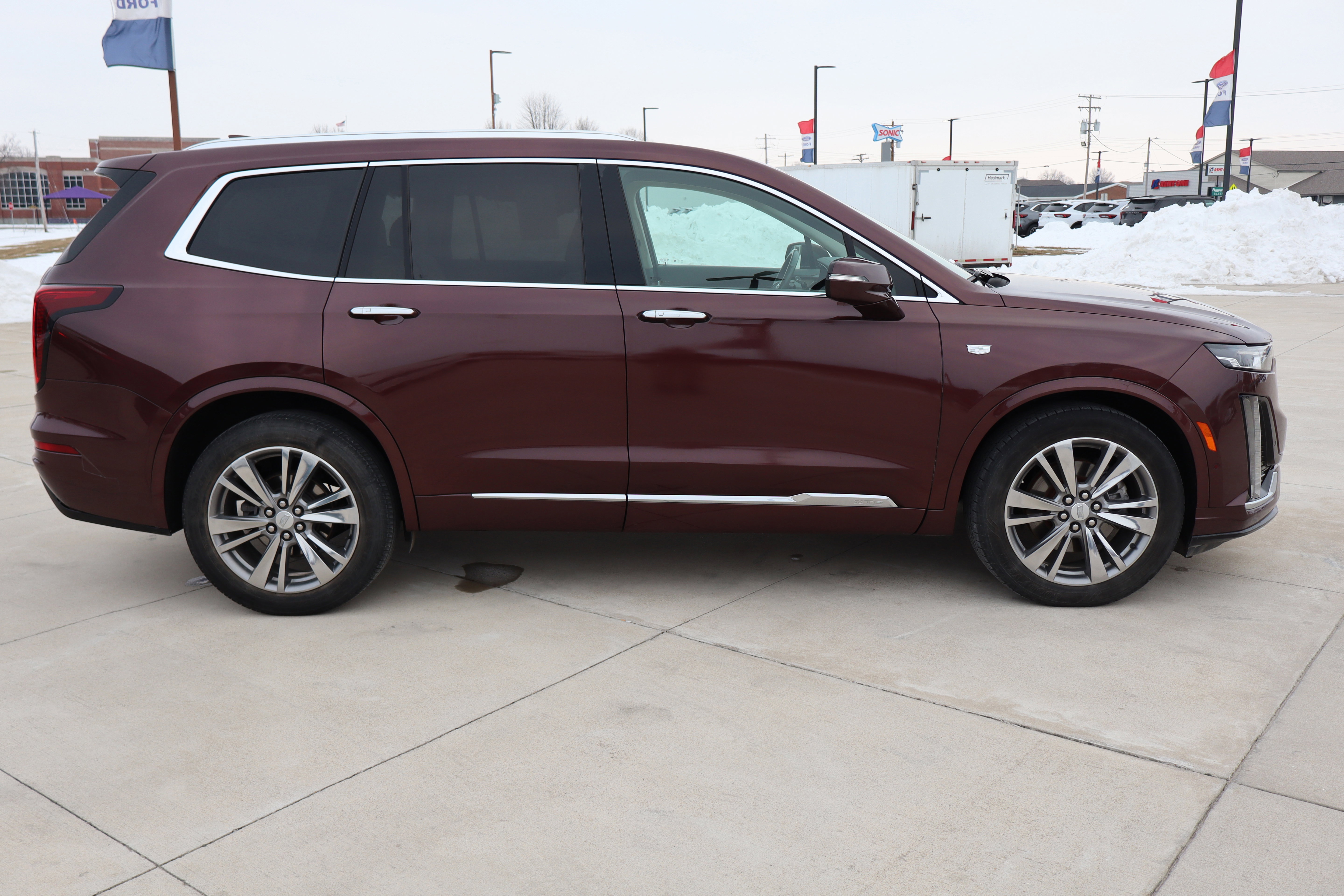 Used 2022 Cadillac XT6 Premium Luxury image 5