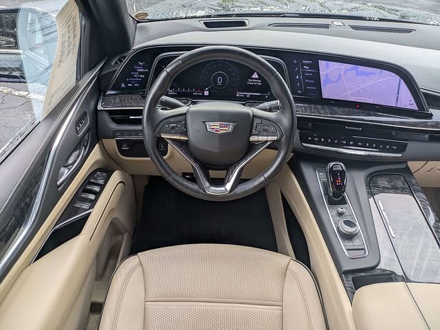 Used 2022 Cadillac Escalade Premium Luxury w/ LPO, Illumination Package image 17
