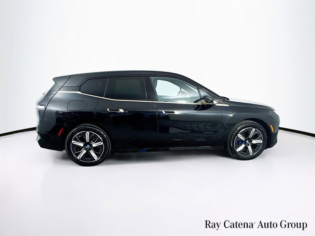 Used 2023 BMW iX xDrive50 w/ Sport Package AWD/4WD image 8