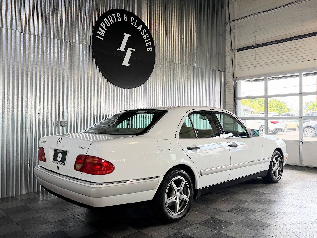 Used 1996 Mercedes-Benz E 300 Sedan image 3