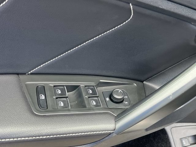 Used 2024 Volkswagen Tiguan SE AWD/4WD image 32