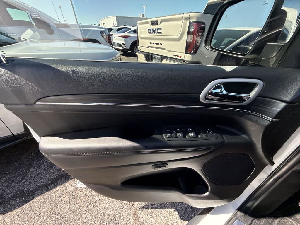 Used 2022 Jeep Grand Cherokee Limited image 29