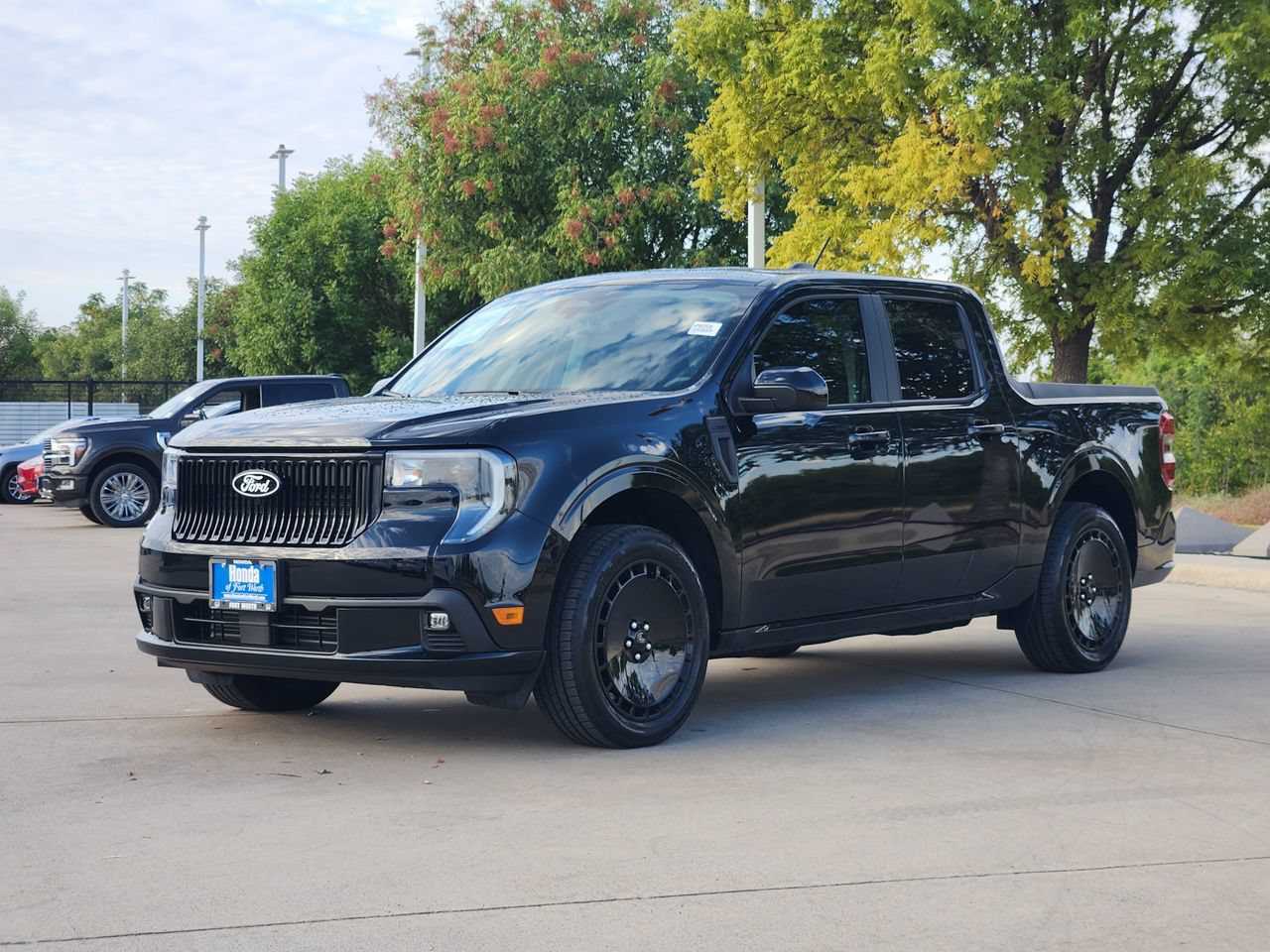 Used 2025 Ford Maverick Lobo AWD/4WD image 3