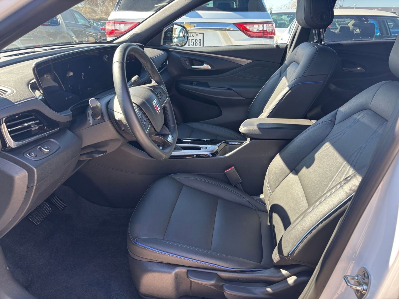 Used 2025 Buick Envista Sport Touring image 25