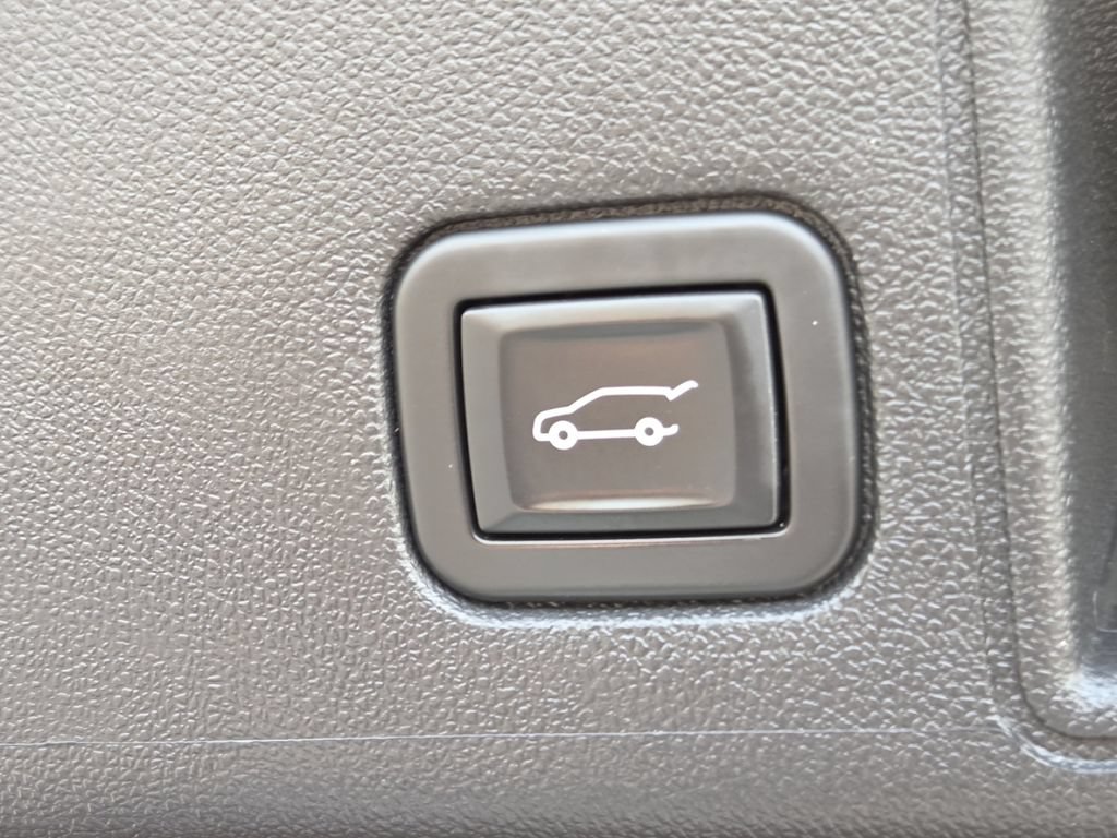 Used 2020 GMC Terrain SLE w/ Driver Convenience Package FWD image 20