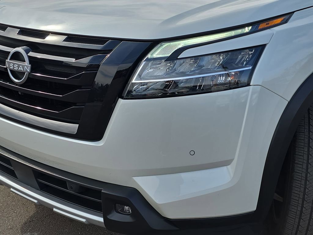 Used 2024 Nissan Pathfinder Platinum w/ Black Appearance Package image 36