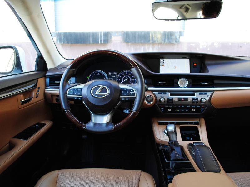 Used 2017 Lexus ES 350 Premium w/ Navigation System Package image 26