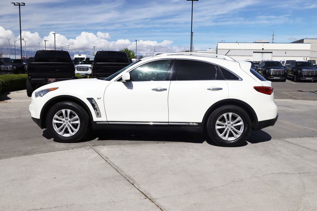 Used 2017 INFINITI QX70 AWD w/ Premium Package image 3